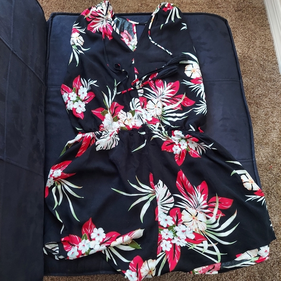 Tropical print playsuit- Women size- M - Picture 7 of 10